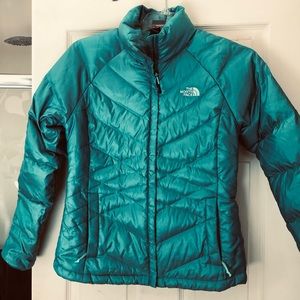 💙☀️Teal The North Face puffy Jacket!!!